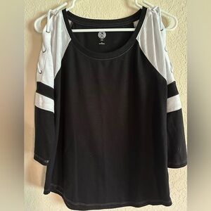 Cute Black and White 3/4 sleeve top